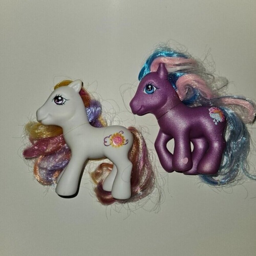 2 MLP My Little Pony Lot Purple Sunshower 2002 White Sunny Daze 2006 Hasbro
